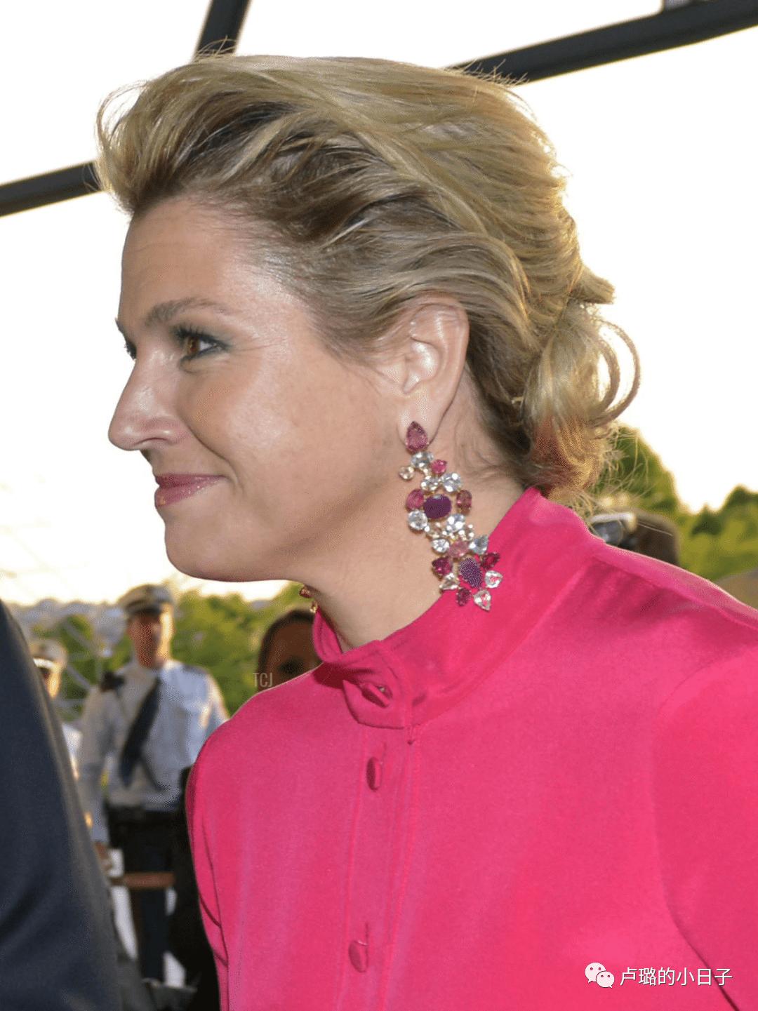 一对耳环价值36万,一对耳环一百万