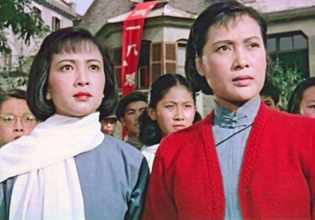 经典红色老电影有哪些,五六十年代的老电影红色娘子军