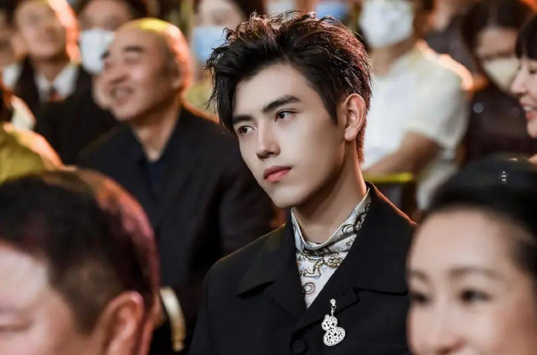 陈红陈飞宇一张照片,陈红爆料陈飞宇视频