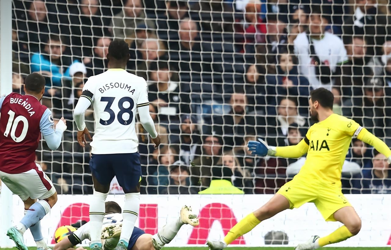 足坛绝地翻盘,曼城对大巴黎梅西