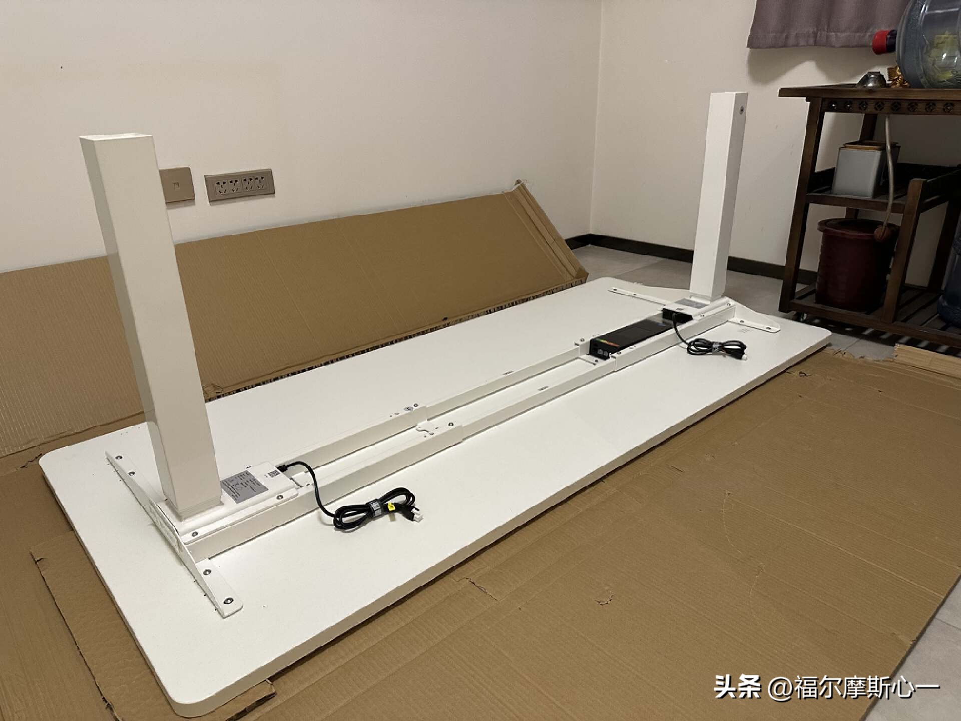 电脑桌改造视频教程,电脑桌面改造平民级桌搭