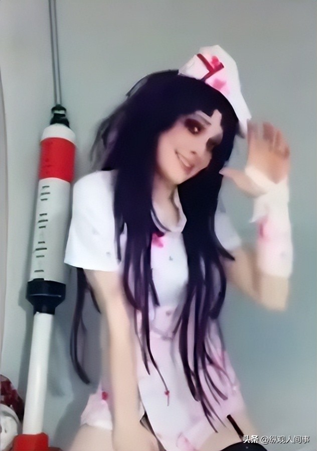 国外无下限直播有多离谱？女网红镜头前睡觉月入千万，钱从何来？