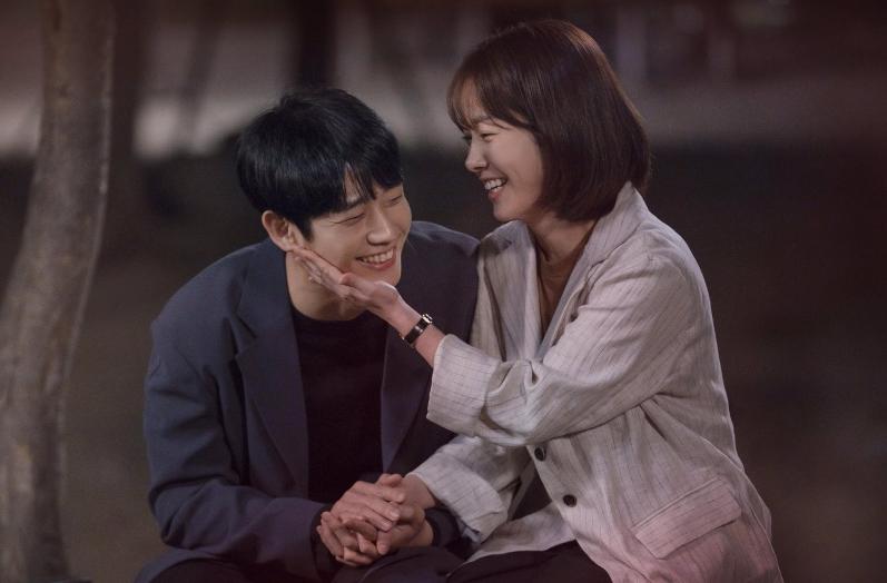 2021年韩国女兵遭侵犯，申诉无门结婚当天自杀，40万人*愿请**彻查