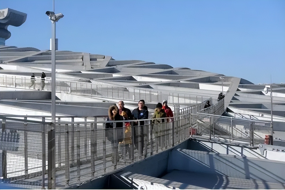 15骞村熀寤烘姇璧勪簡澶氬皯,楦熷发15骞翠簭浜嗗悧