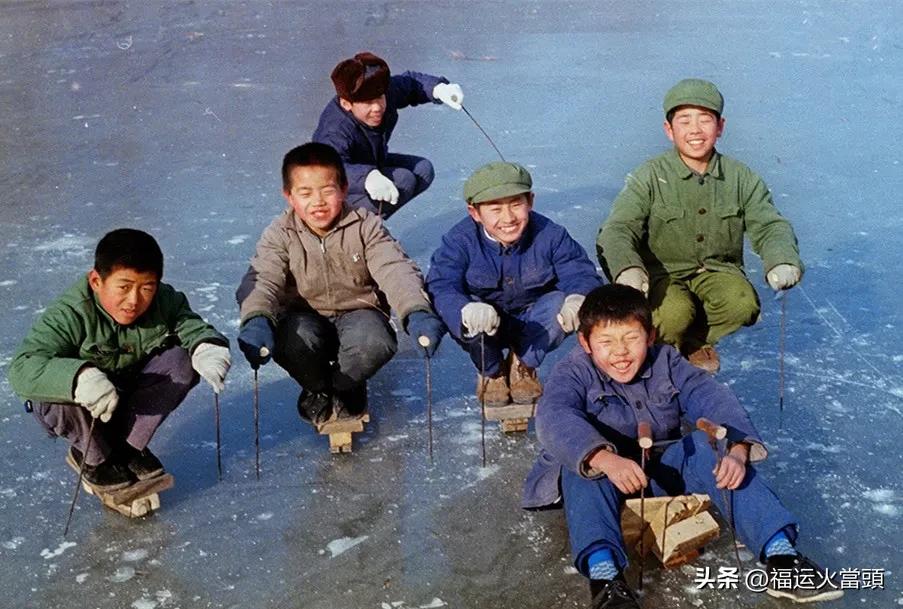 去小河里滑冰四年级,去小河里滑冰