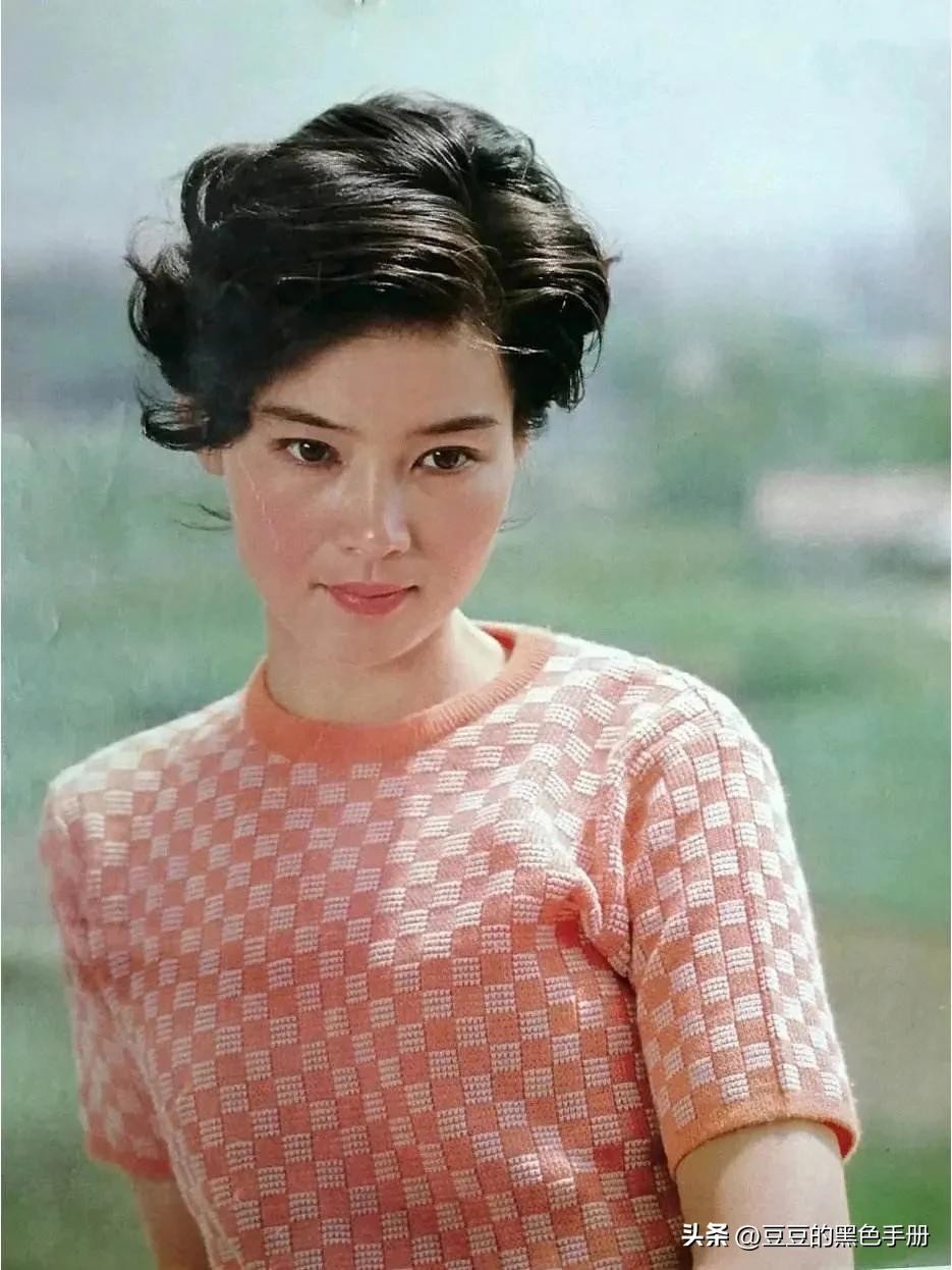 人到中年仍然风韵犹存的两位女星,人老珠黄的18位女星