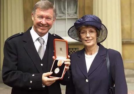 鑻辫秴椋庝簯鏇艰仈,鑻辫秴鐩存挱鏇艰仈