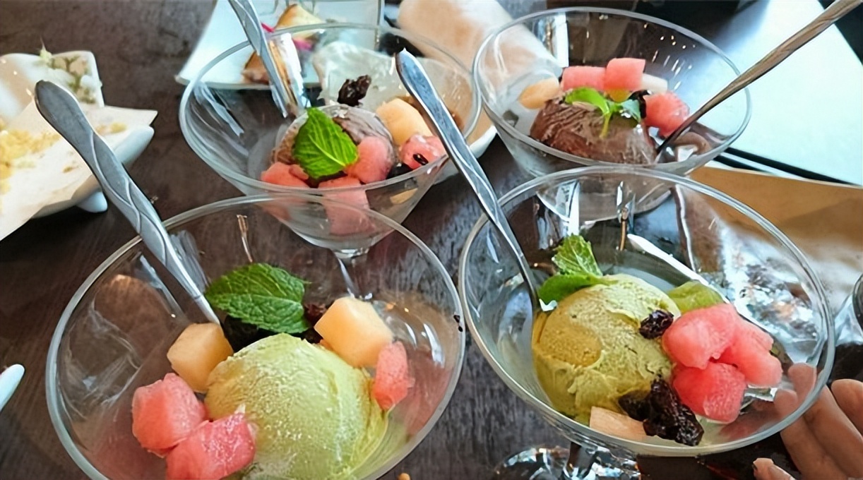 三岁孩子要吃冰淇淋怎么拒绝,孩子吵到要吃冰淇淋