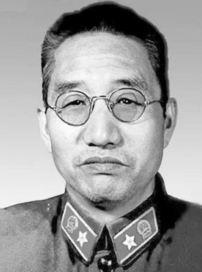 中学同学成战俘，*向前徐**问：是不是准备为蒋介石自杀，可以成全你