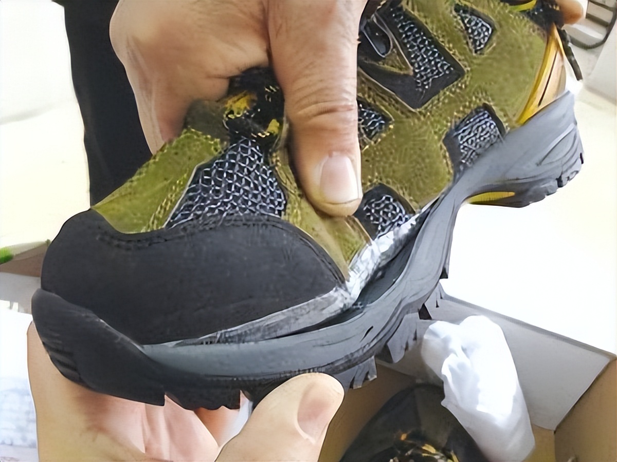 鞋子开胶了502胶水怎样粘才牢固,鞋开胶了用502胶水怎么粘的好看