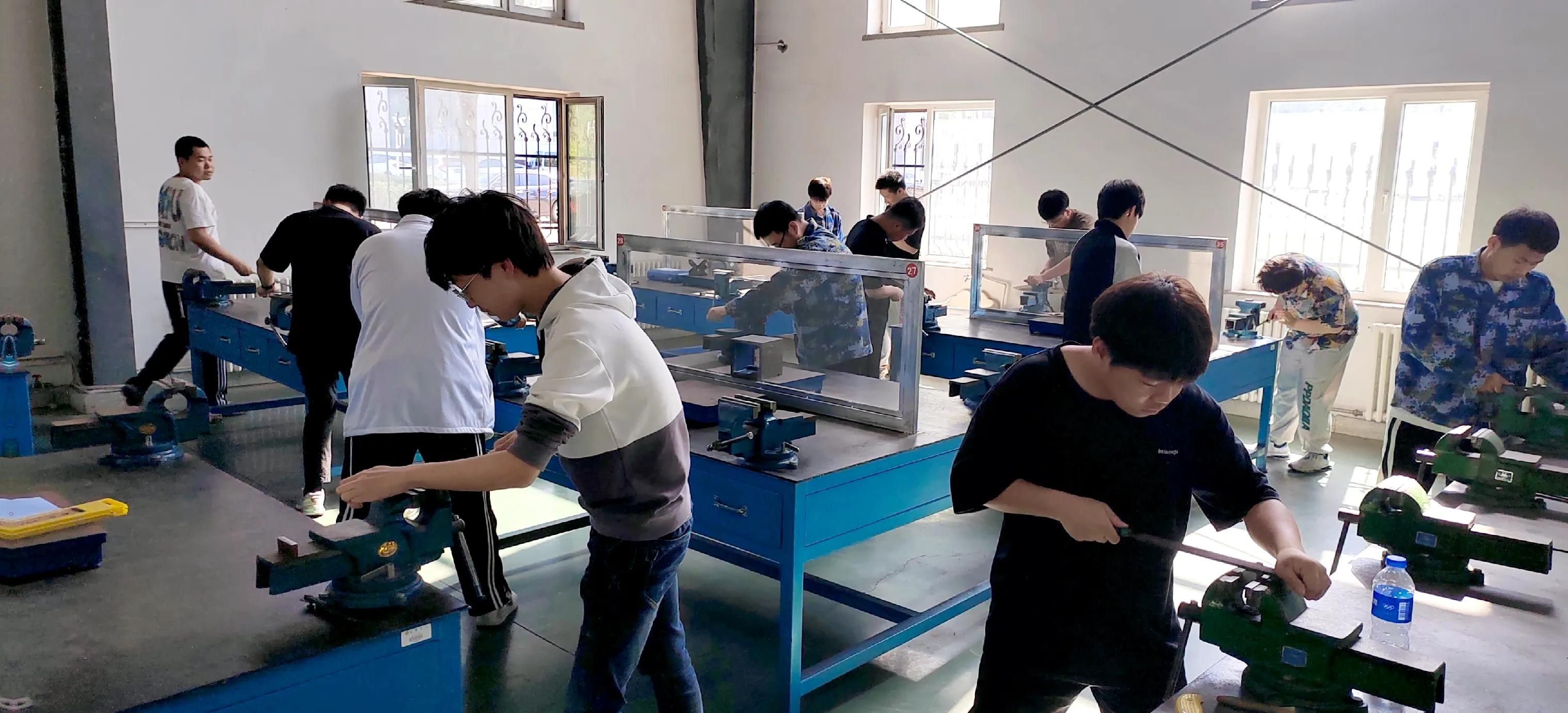 锦州作家进校园采风作品《梦开始的地方》作者/赵冬梅