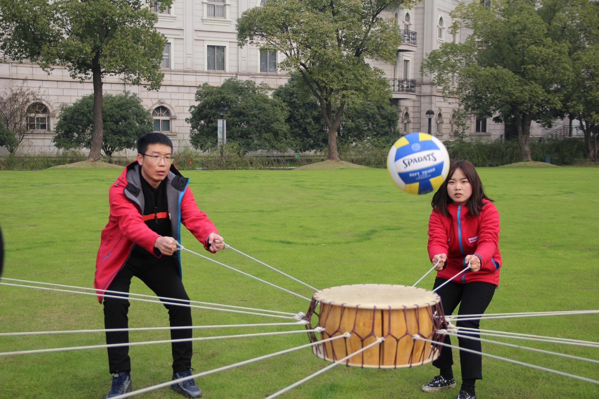 适合年轻人玩的团建小游戏,适合团建的小游戏冷门