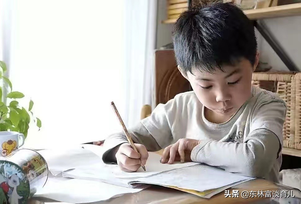 怎么治初中孩子拖拉磨蹭的毛病,小学孩子磨蹭拖拉如何引导