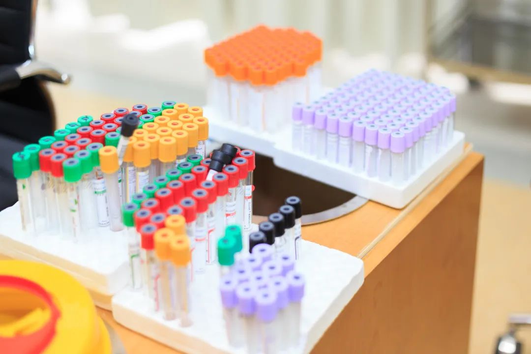 试管移植后第几天抽血验孕,验尿和抽血哪个测怀孕更准