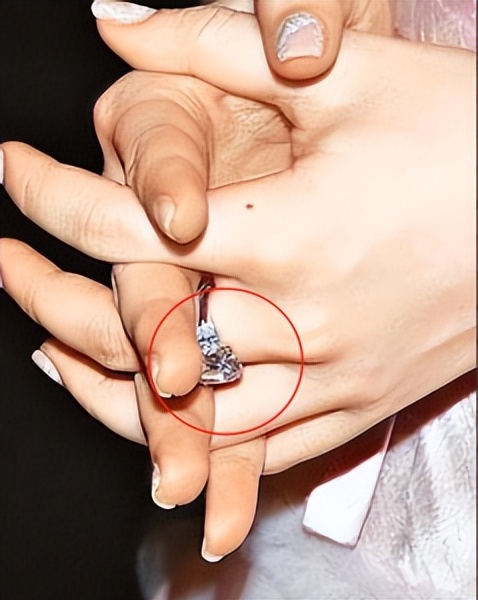 赌王何超莲吴克群视频,吴克群何超莲差几岁