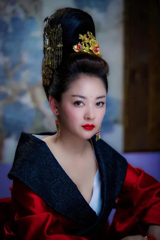 鲜妆辉映桃花红,鲜妆护肤