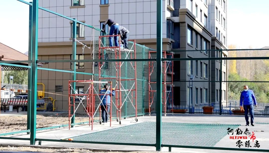 打篮球踢足球游玩,打篮球新去处