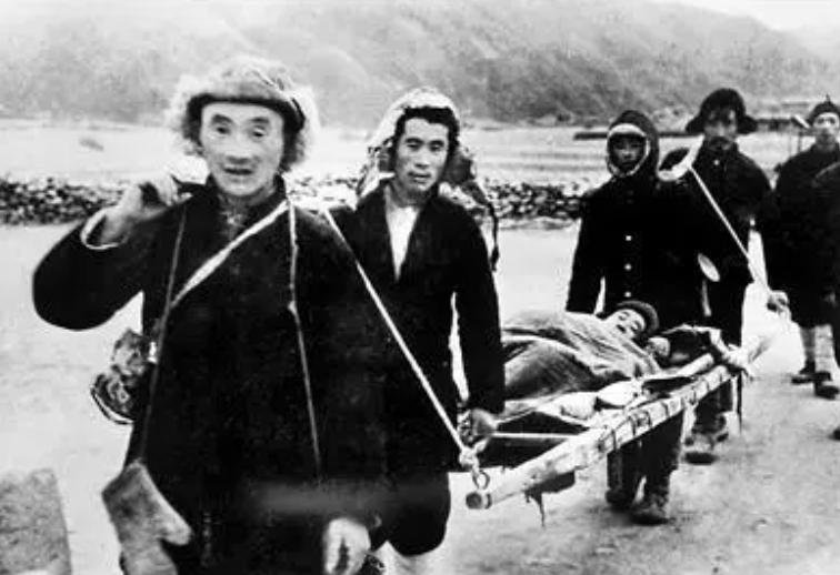 1950年，高岗到朝鲜看望彭德怀，问：毛岸英呢？他怎么不来看我？