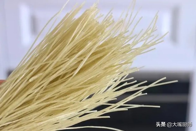 如何辨别红薯粉条的真假,红薯粉条怎么烧区别真假