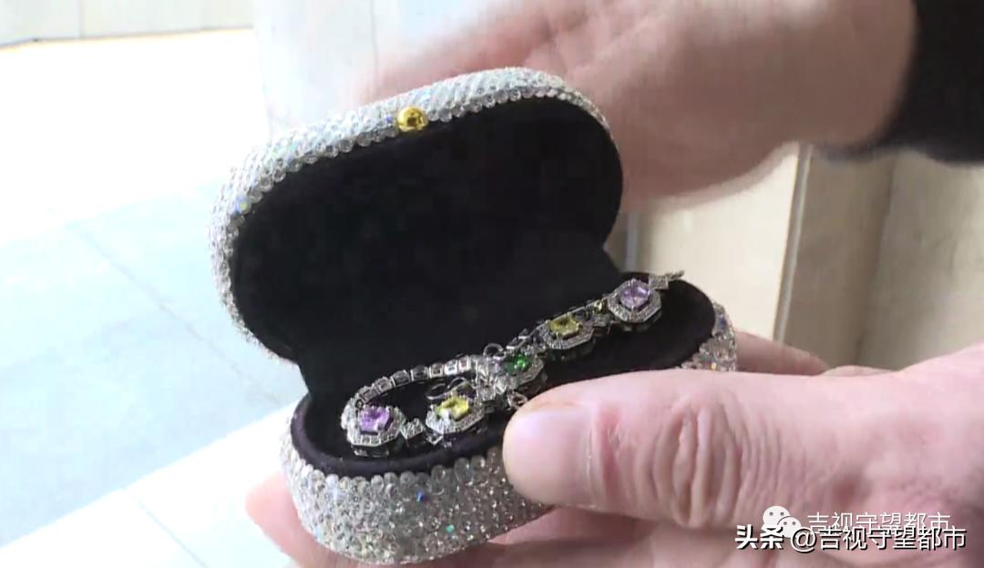 直播卖珠宝1块购买揭秘,免费鉴定珠宝的直播间是骗子吗