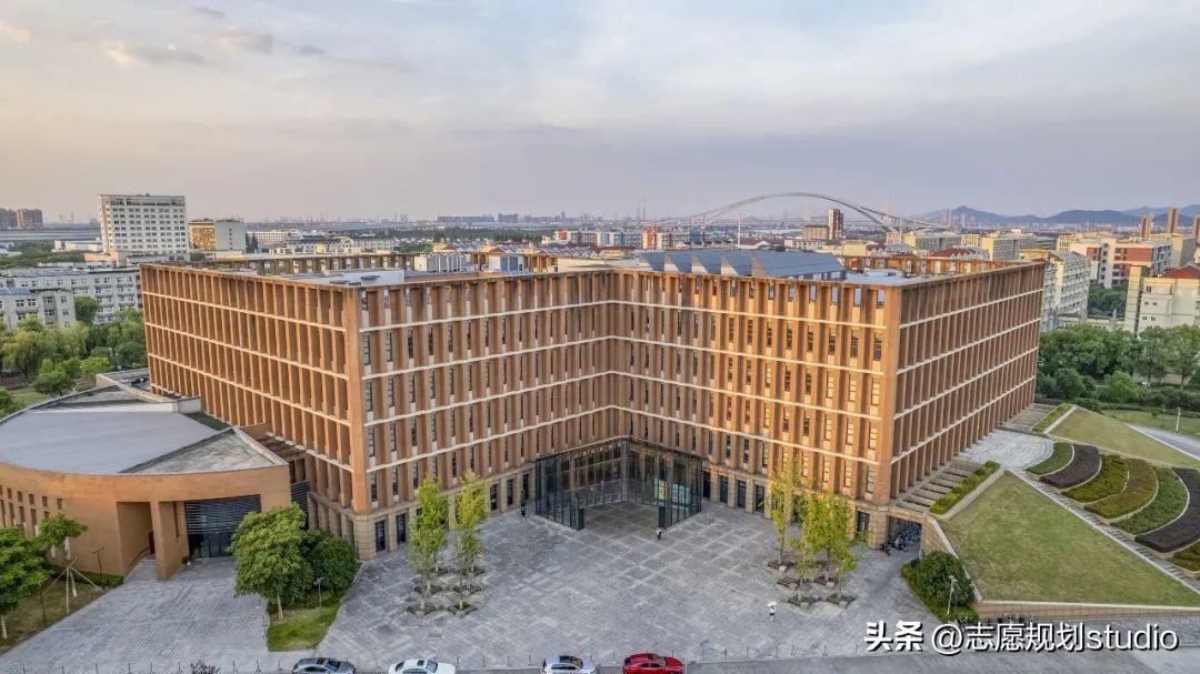 这所年轻大学，只用了31年就成功跻身“双一流”行列