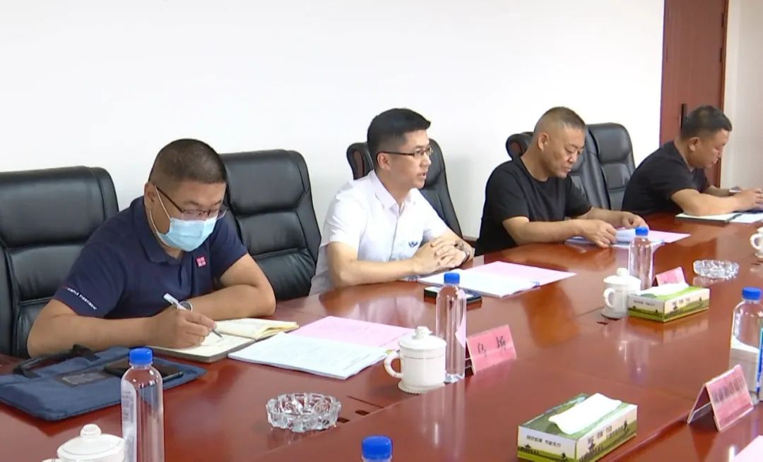 乌拉盖管理区与山东亚捷通用航空有限公司座谈