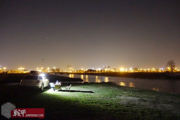 fenixcl28r露营效果,全能多用fenixcl28r多功能户外灯