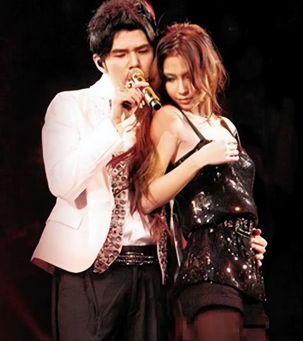 有种“整容”叫黄晓明离婚，前妻杨颖变化不大，他却像换个人