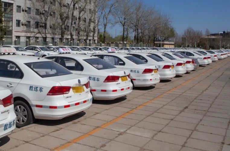 现在开驾校有前景吗,现在开驾校生意赚钱吗