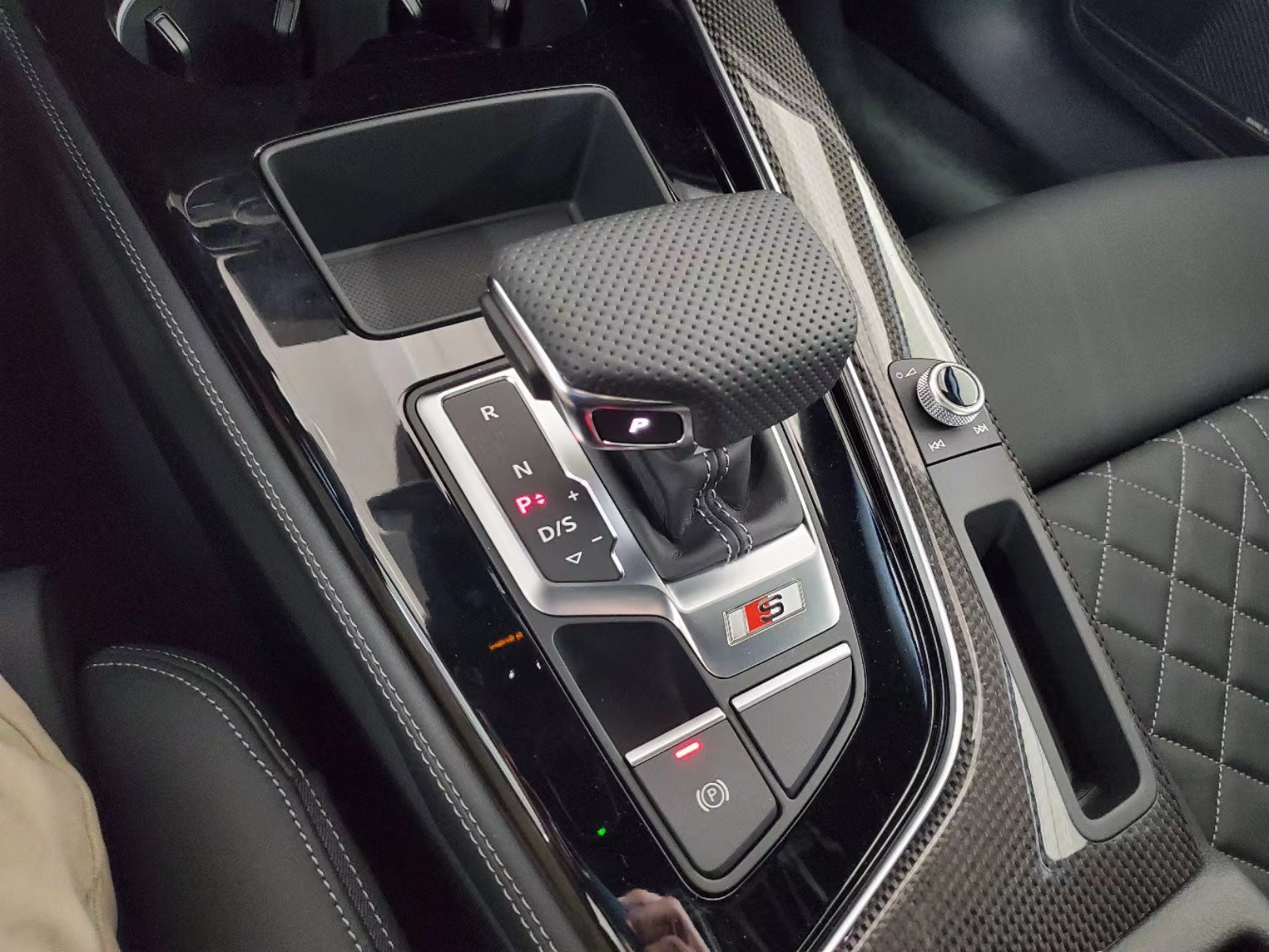 黑武士奥迪a4震撼视频,奥迪a4超燃黑武士