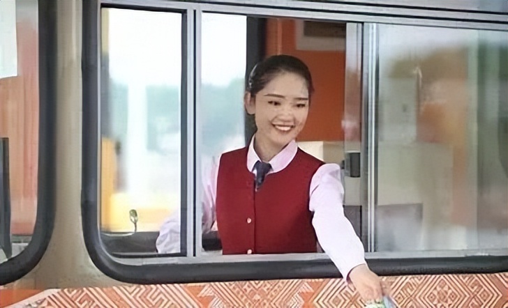 综合年薪70000＋！高速公路正式员工招聘来啦