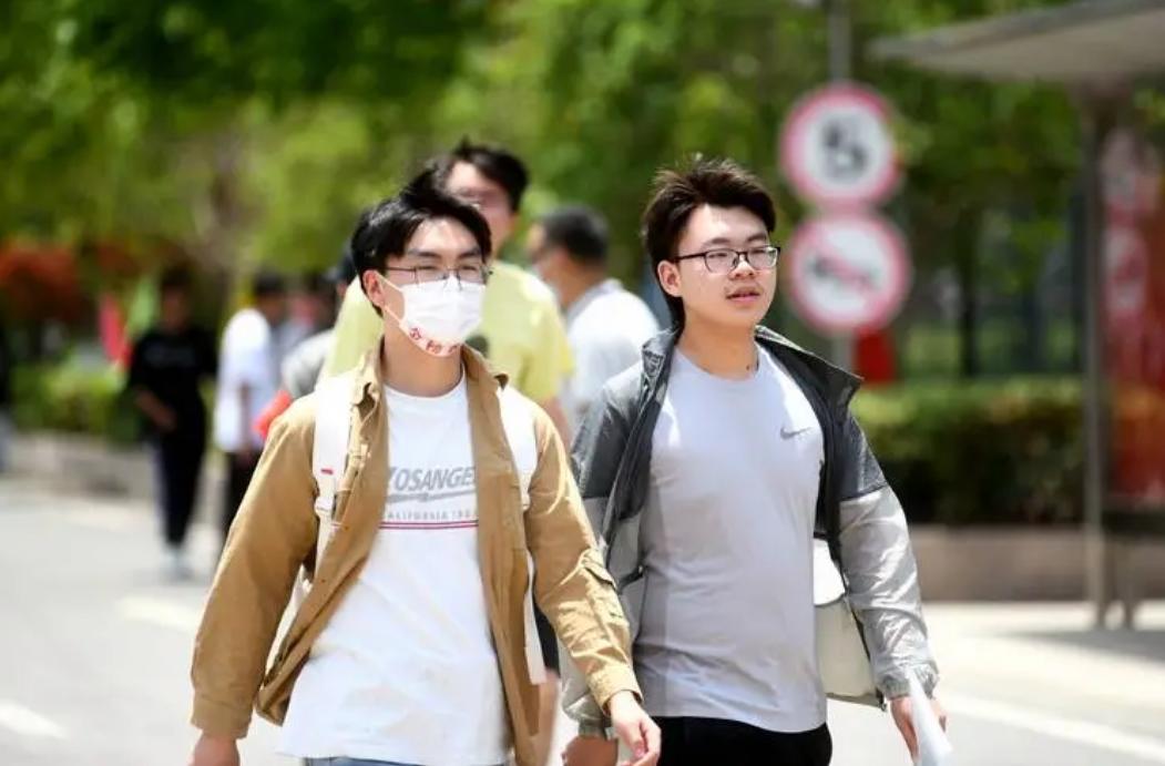 一本线的分数报考二本学校值得吗,一本分数上二本大学值得吗