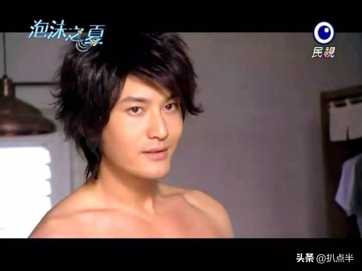 《东八区》下架,7部“叔圈”油腻史诗级巨制,你躲过了几部?