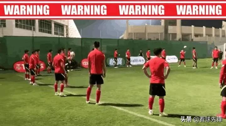 国脚球场散步,却拿世界最高奖金引争议