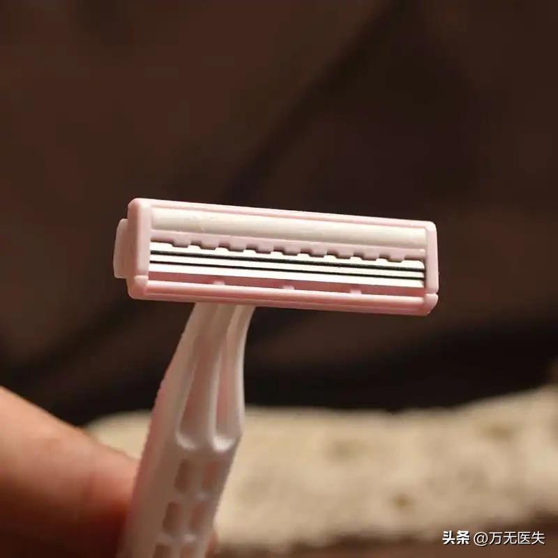 女性下面的毛，到底剃光好还是留着好，一次性解答你的疑惑