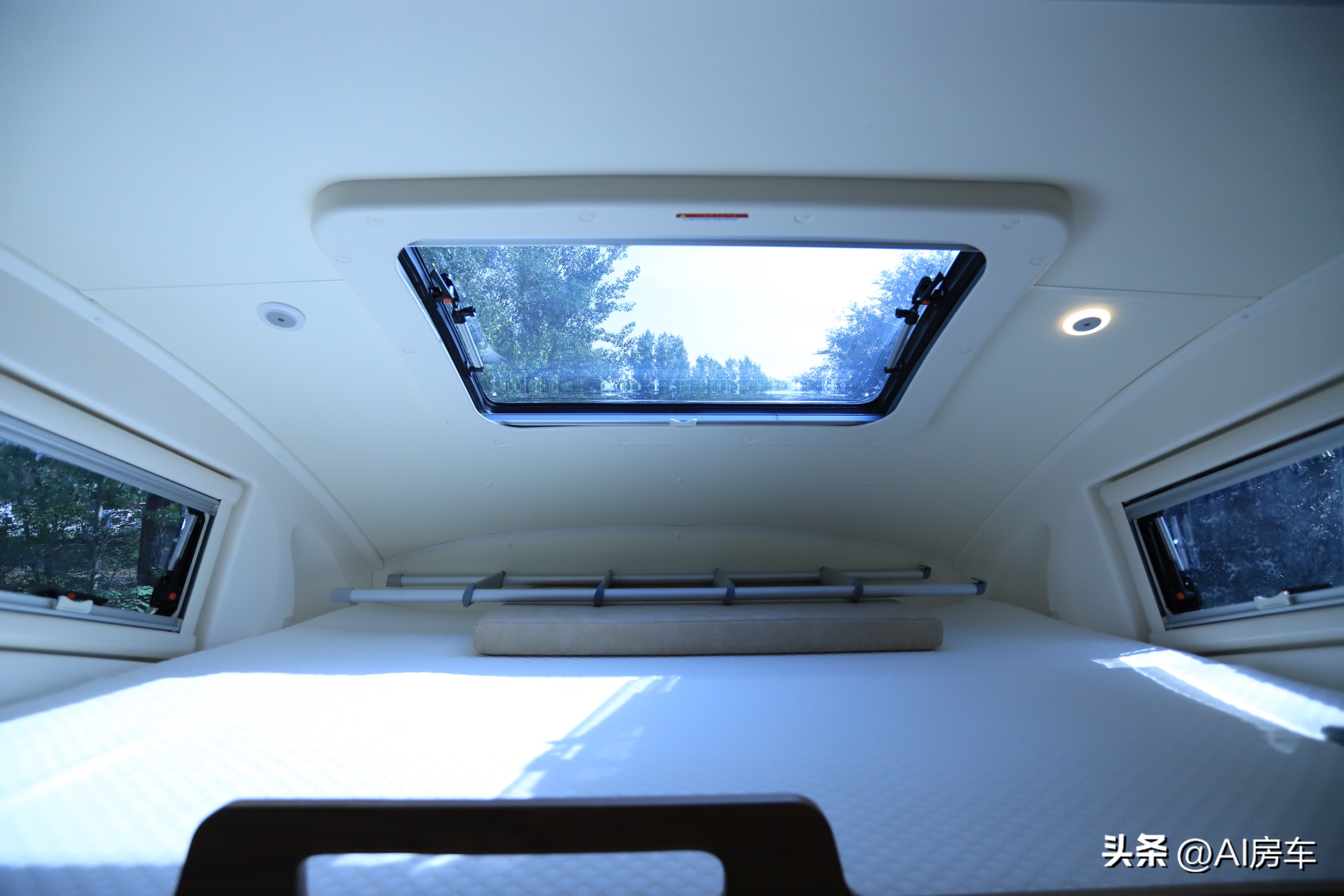 7人房车超大空间,旅行最舒服的十万左右七座房车