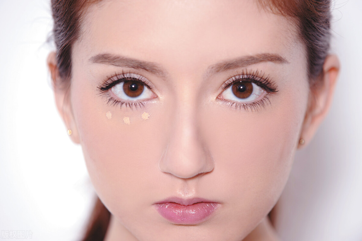 淡化眼部皱纹细纹最好用的眼霜,祛眼部皱纹最有效的方法