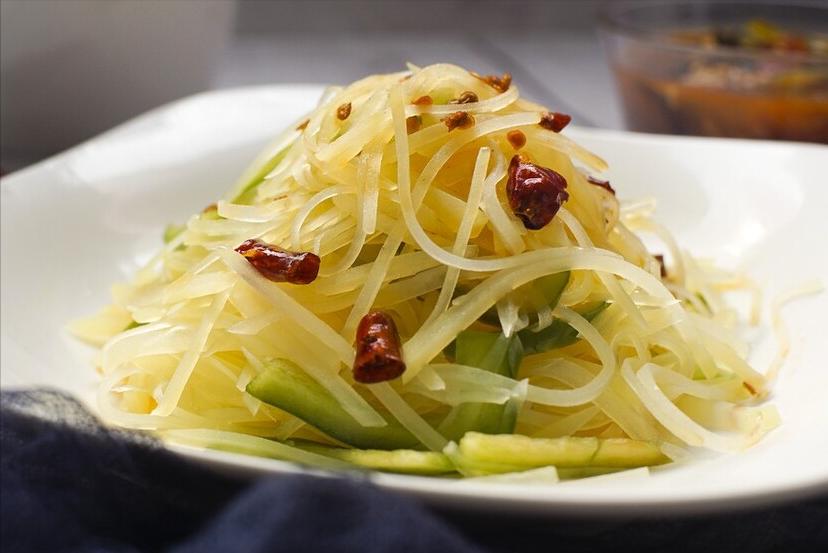 如何炒土豆丝不粘锅而且软烂,土豆丝炒着老粘锅怎么才不粘锅