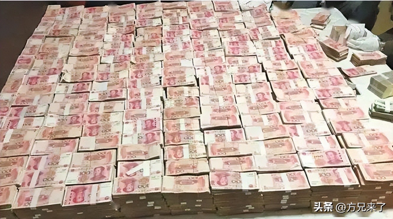 男子发现彩票网站“漏洞”,一年狂赚80亿,两套别墅囤满现金