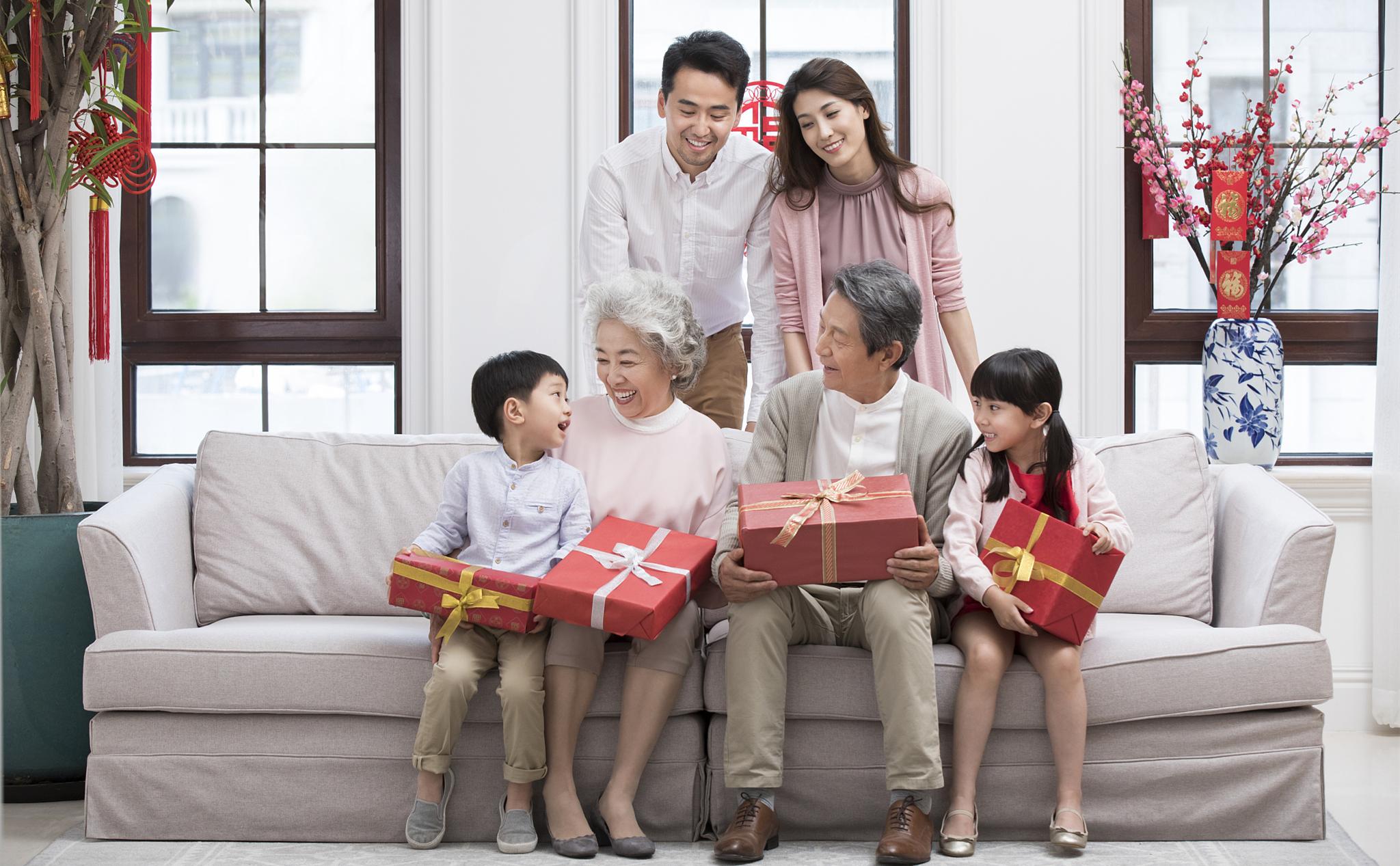 老公把工资交给婆婆保管老婆存了,婚后丈夫把工资卡交给母亲保管