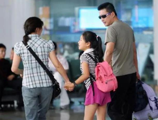 演员江珊：与高曙光从前夫变朋友，54岁再婚获幸福