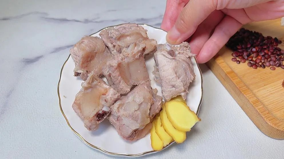 安神助眠每天几颗莲子,莲子有安神助眠的作用吗