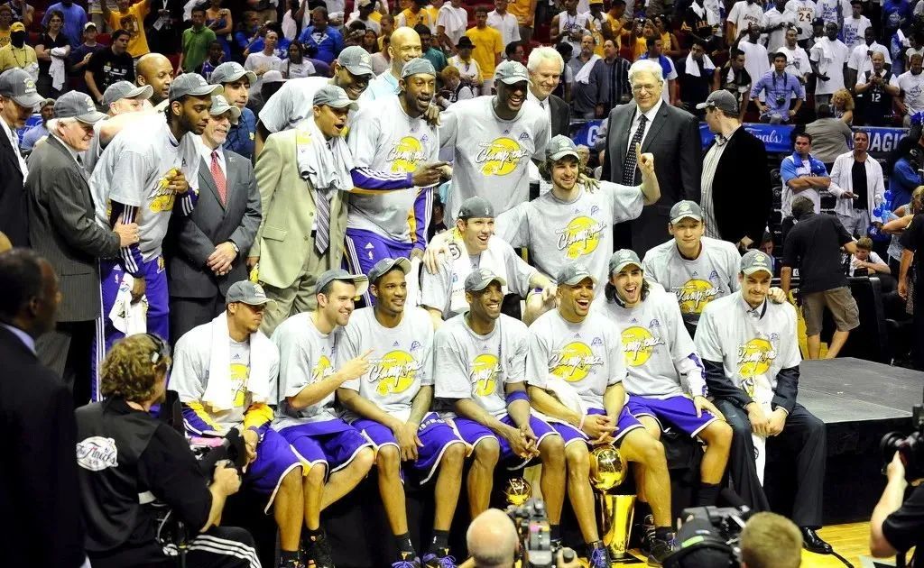 2017勇士队历史最强球队,2017谁是nba总冠军