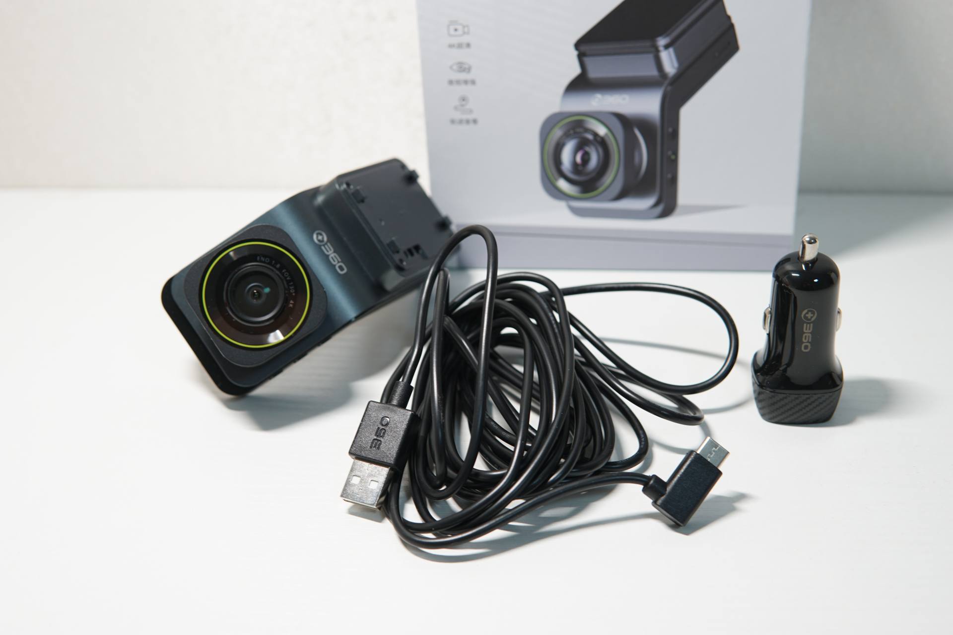 4K画质+四代鹰眼夜视+轨迹AI检索——360行车记录仪G900