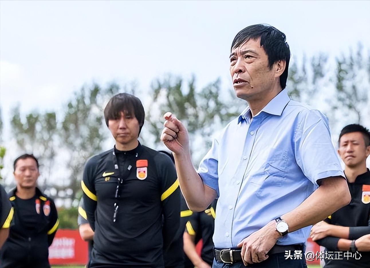 鍥借冻鏂版暀缁冩潕閾佹寜鍚堝悓骞磋柂澶氬皯,鏉庨搧鎵ф暀鍥借冻钖祫