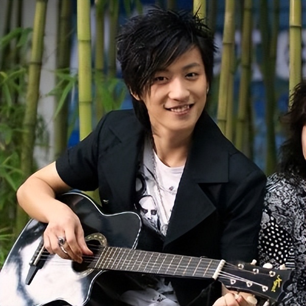 乔任梁28岁自杀身亡，“抑郁症”带走他6年后，失独父母怎样了？