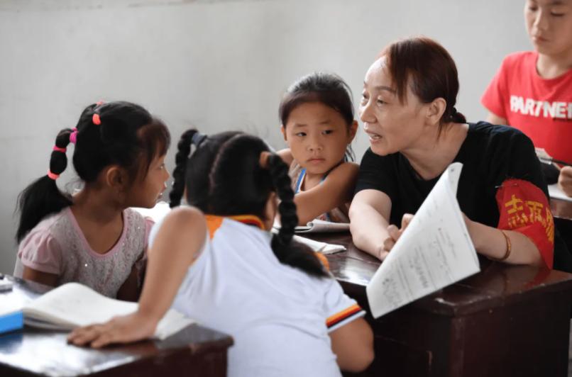 黑龙江一中学老师爆粗口,黑龙江一教师班级爆粗口