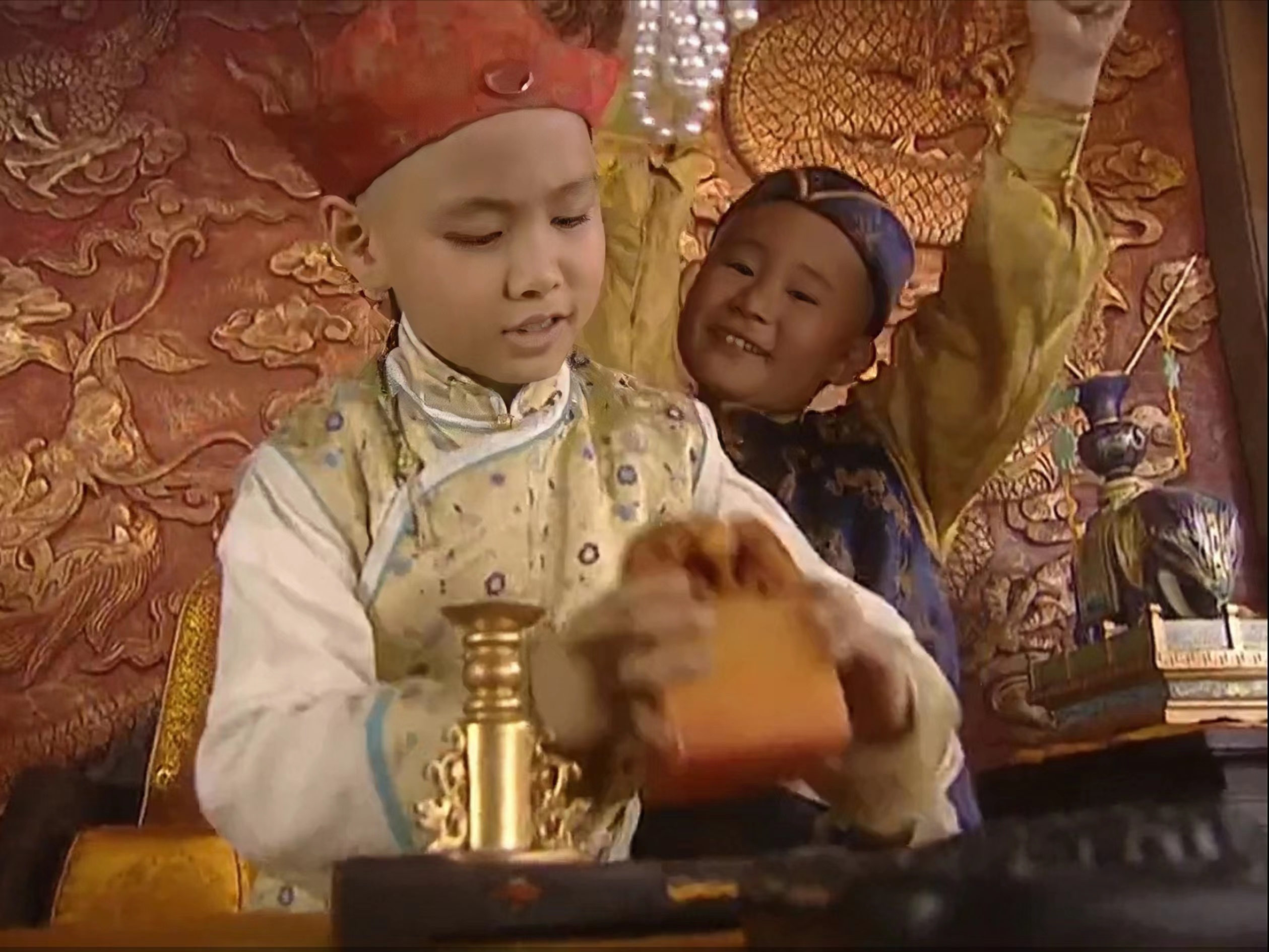 孝庄秘史第一集里皇太极和孝庄,重温《孝庄秘史》孝庄藏着皇太极