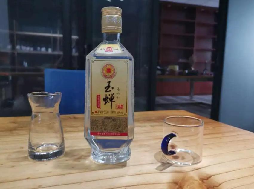 超市里正宗的纯粮食酒有哪些,超市里面好喝不贵的100%纯粮食酒