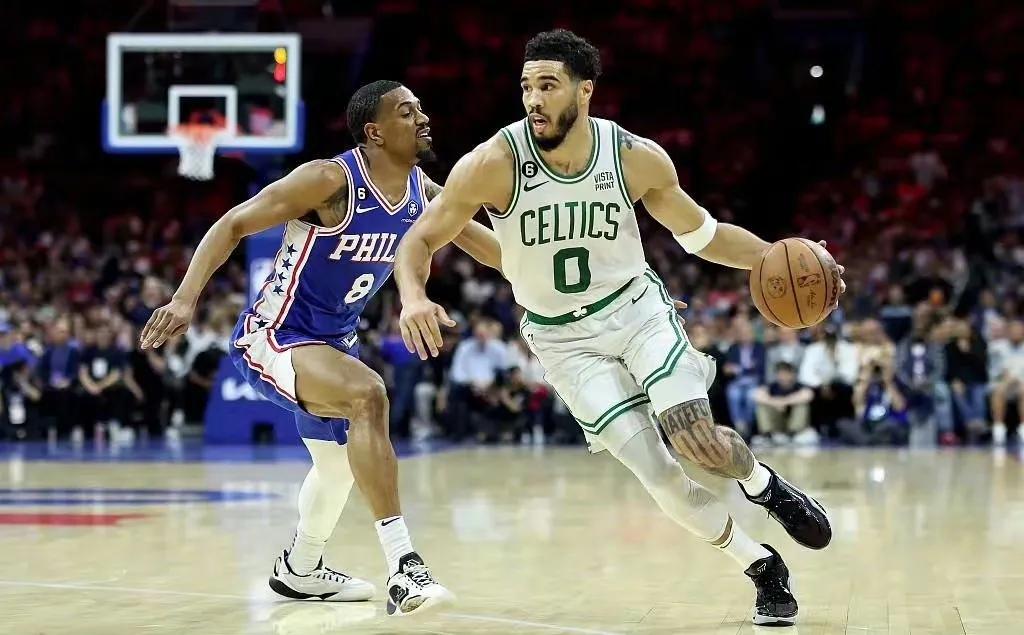 76人主场究竟输在了哪里？跟裁判有关系么？